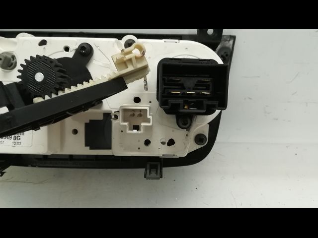 Commande de chauffage FORD FIESTA V Phase 2 10-2005--10-2008 1.3i