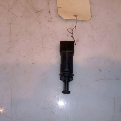 Contacteur de stop sur pedale  Dacia LOGAN (LS_) 1.4 (lsoa, lsoc, lsoe, lsog) (2004)