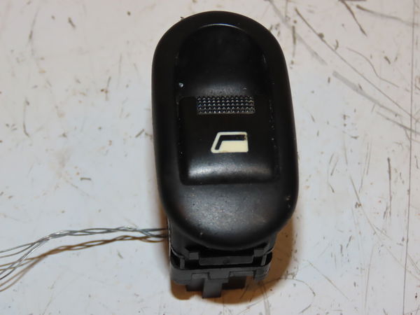 Commande lève-glace porte avant droite Citroën C3 Pluriel (HB_) 1.4 hdi (2004) 2 portes