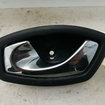 Poignee int porte avg Renault CAPTUR I (J5_, H5_) 1.2 tce 120 (2013)