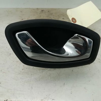 Poignee int porte ard Renault CAPTUR I (J5_, H5_) 1.2 tce 120 (2013)