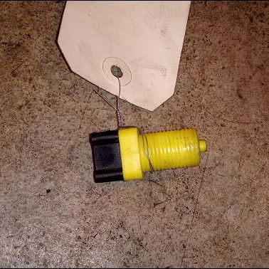 Contacteur de stop sur pedale  Renault MEGANE I (BA0-1_) 1.4 e (ba0e, ba0v) (1996-2003)
