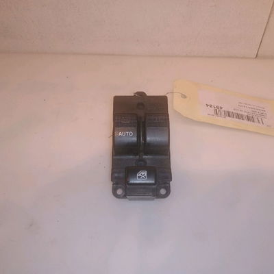 Commande lève-glace porte avant gauche Mazda 626 V Hatchback (GF) 1.8 (gf8p) (1997-1999)
