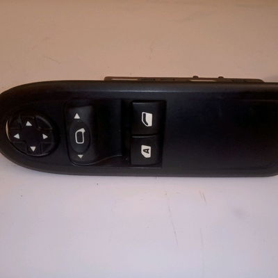 Commande lève-glace porte avant gauche Citroën C3 II (SC_) 1.4 hdi 70 (sc8hzc, sc8hr0, sc8hp4) (2009) 5 portes