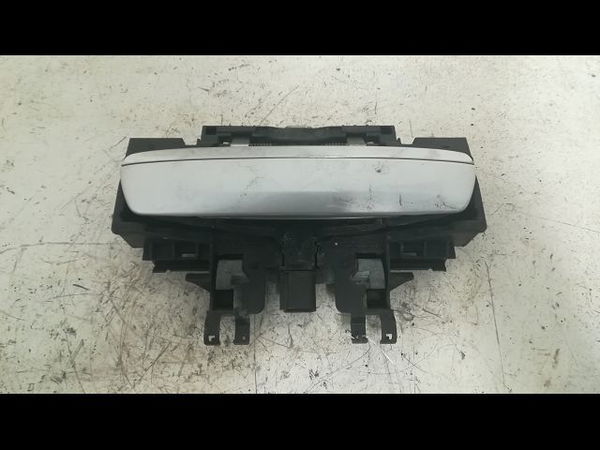 Poignee ext porte avd Audi A8 D3 (4E2, 4E8) 4.2 fsi quattro (2006-2010)