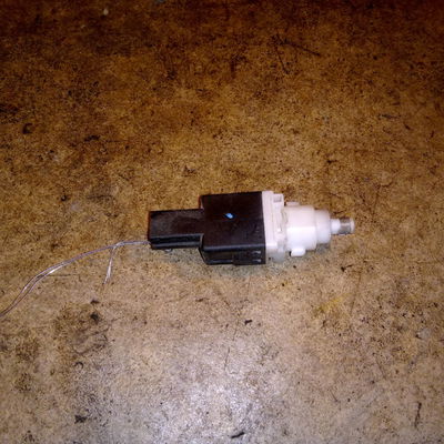 Contacteur de stop sur pedale  Fiat BRAVO II (198_) 1.9 d multijet (198axb1a) (2007-2014)