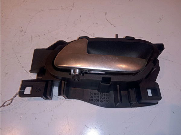 Poignee int porte avd Peugeot 508 I (8D_) 2.0 hdi (2010-2018) 4 portes
