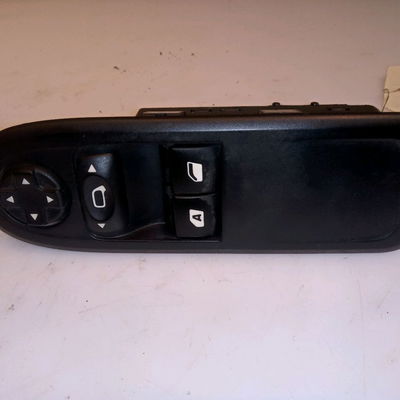 Commande lève-glace porte avant gauche Citroën C3 II (SC_) 1.4 (2009-2016) 5 portes