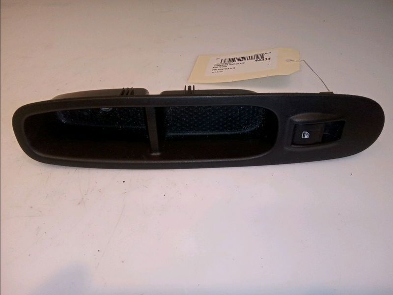Commande lève-glace porte avant droite Fiat PUNTO (199_) 1.3 d multijet (2012)