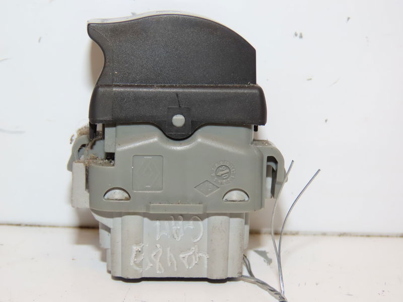 Commande lève-glace porte avant droite Renault ESPACE IV (JK0-1_) 2.0 dci (jk01, jk02, jk1j, jk1k, jk1h) (2006)
