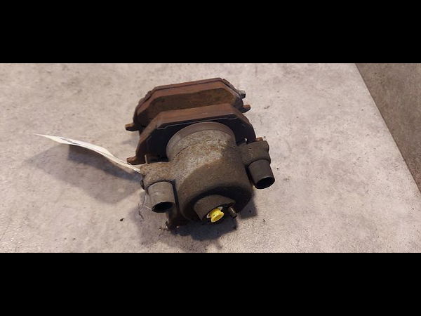 Etrier de frein avant droit SEAT LEON I