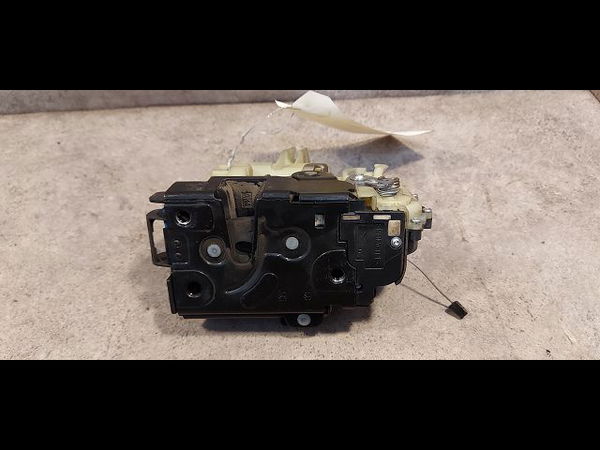 Serrure porte avd SEAT LEON I