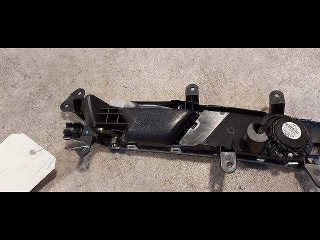 Poignee int porte avd Audi A6 C6 (4F2) 2.4 (2004-2008)