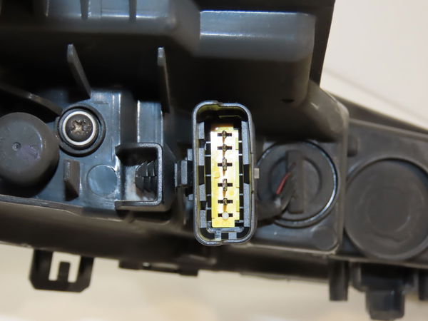 Feux position g Citroën C5 AIRCROSS (A_) 1.5 bluehdi 130 (acyhzj, acyhzr) (2018)