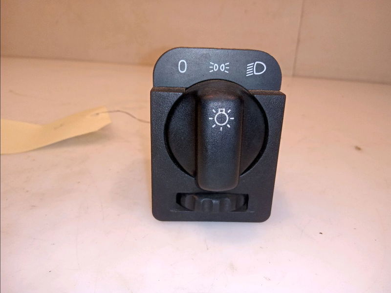 Interrupteur commande de phares Opel CORSA B (S93) 1.4 i (f08, f68, m68) (1993-2000)