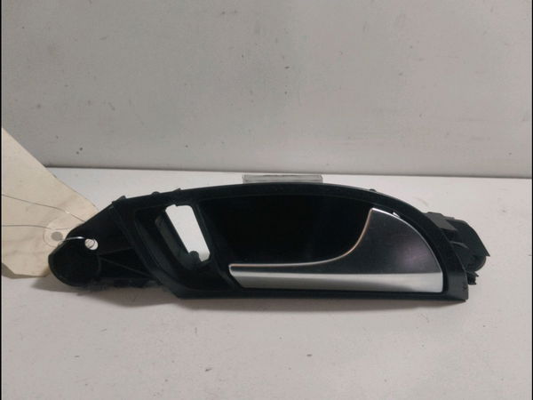 Poignee int porte avd Audi Q7 (4LB) 3.0 tdi quattro (2006-2008) 5 portes