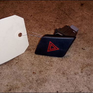 Bouton de warning Toyota YARIS (_P9_) 1.4 d-4d (nlp90_) (2005-2012)