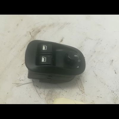 Commande lève-glace porte avant gauche Peugeot 206 3-5 portes (2A-C) 1.4 i (1998-2012) 3 portes