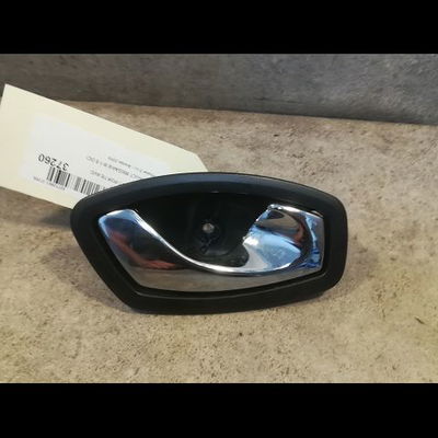 Poignee int porte avd Renault MEGANE III 3-5 portes (BZ0-1_, B3_) 1.5 dci (bz1g, bz1w, bz0r) (2013-2015) 5 portes