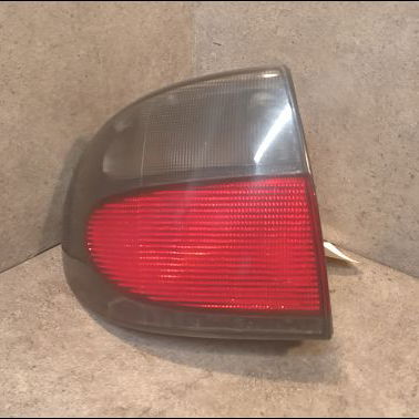 Feu arrière gauche Renault MEGANE I Classic (LA0-1_) 1.6 e (la0f, la0s) (1996-1999)