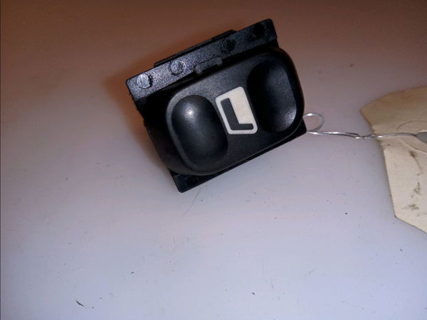 Commande lève-glace porte avant droite Peugeot PARTNER Monospace (5_, G_) 1.4 (1996-2015)