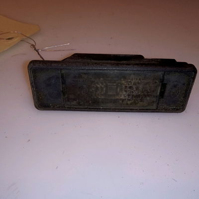 Eclaireur plaque de police g Peugeot 308 I (4A_, 4C_) 1.6 16v (2007-2014) 5 portes
