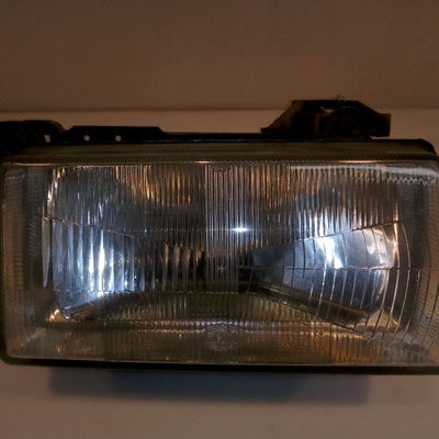Phare droit AUDI 80 II Phase 1 10-1980--06-1984 1.6i 75ch