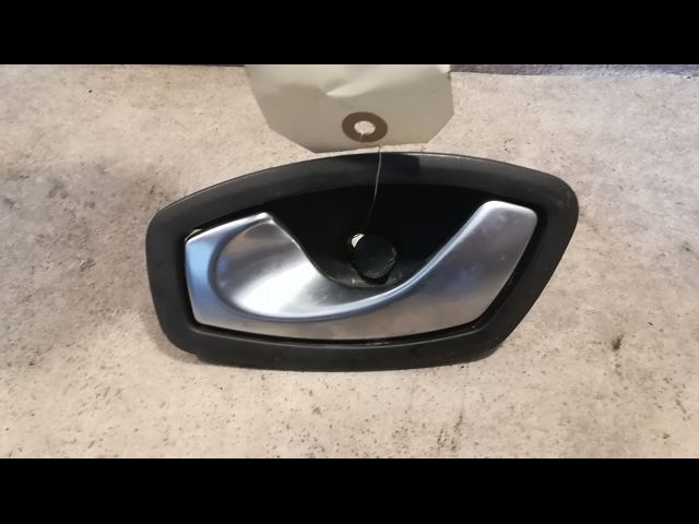 Poignee int porte avg Renault MEGANE III Coupé (DZ0-1_) 1.5 dci (dz0a) (2008-2015)