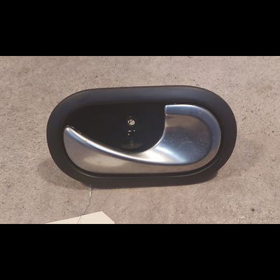 Poignee int porte ard Renault MEGANE II (BM0-1_, CM0-1_) 1.6 16v (bm0c, cm0c) (2002-2008)