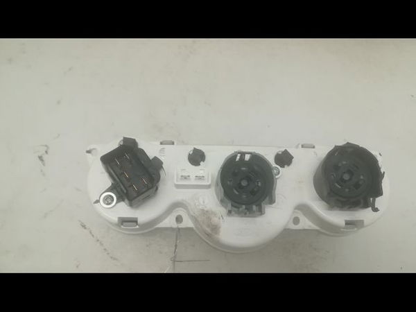 Commande de chauffage Ford FOCUS I (DAW, DBW) 1.8 tdci (2001-2004)