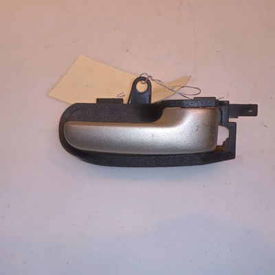 Poignee int porte avd Toyota YARIS (_P1_) 1.3 (scp12_, scp13_) (2002-2005)