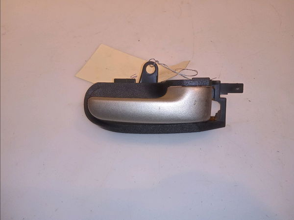 Poignee int porte avd Toyota YARIS (_P1_) 1.3 (scp12_, scp13_) (2002-2005)