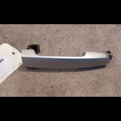 Poignee ext porte avd Toyota COROLLA (_E12_) 1.4 d (nde120_) (2004-2007) 5 portes