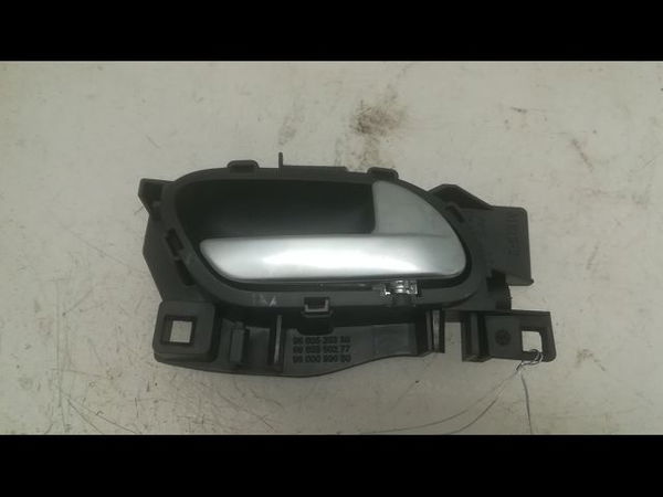 Poignee int porte avd Peugeot 508 SW I (8E_) 2.0 bluehdi 180 (2014-2018)
