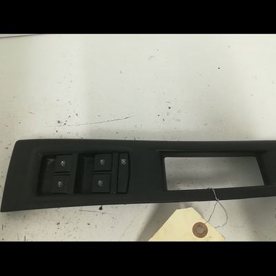 Commande lève-glace porte avant gauche Opel MERIVA B Monospace (S10) 1.4 (75) (2010-2017)