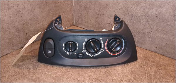 Commande de chauffage Renault SCÉNIC I Monospace (JA0-1_, FA0_) 1.9 dti (ja0n) (1999-2003)