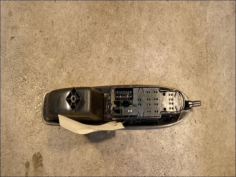 Commande lève-glace porte avant gauche Citroën DS3 (SA_) 1.6 hdi 90 (2009-2015) 3 portes