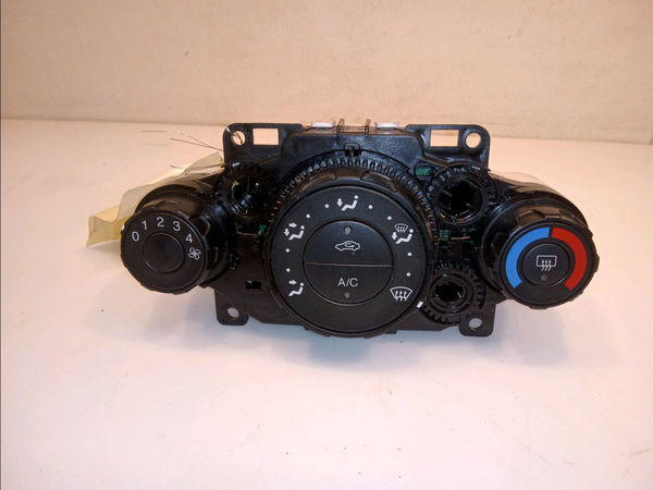 Commande de chauffage Ford FIESTA VI (CB1, CCN) 1.4 tdci (2010-2012) 3 portes
