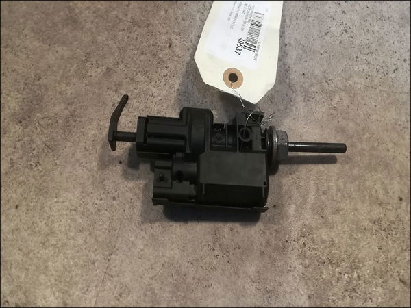 Actionneur portillon aile ard Renault MEGANE III Coupé (DZ0-1_) 1.5 dci (dz0a) (2008-2015)