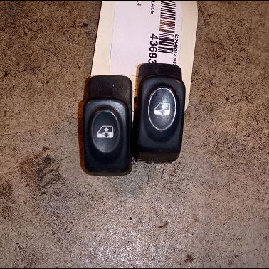 Commande lève-glace porte avant gauche Renault MEGANE I (BA0-1_) 1.4 e (ba0e, ba0v) (1996-2003)