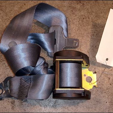 Ceinture arrière gauche Renault MEGANE I (BA0-1_) 1.4 e (ba0e, ba0v) (1996-2003)