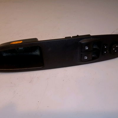 Commande lève-glace porte avant gauche Fiat PUNTO (199_) 1.3 d multijet (2012)
