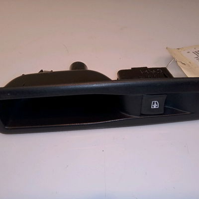Commande leve-glace porte arrière gauche Renault MEGANE III 3-5 portes (BZ0-1_, B3_) 1.5 dci (bz0c) (2008-2015) 5 portes