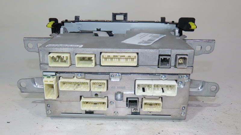 Autoradio Toyota YARIS (_P13_) 1.5 hybrid (nhp130_) (2012)