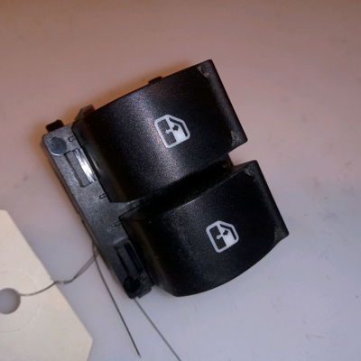 Commande lève-glace porte avant gauche FIAT PUNTO EVO III Phase 1 10-2009--12-2013 1.3 MULTIJET 75ch