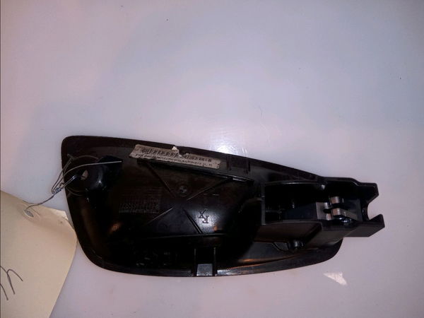 Poignee int porte avg Bmw 1 (E87) 120 d (2004-2011)
