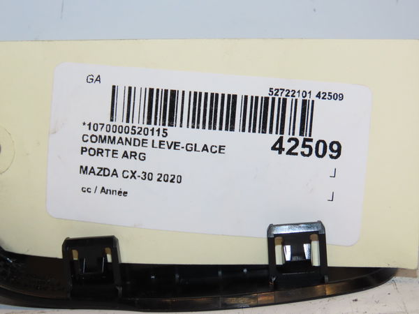 Commande leve-glace porte arrière gauche Mazda CX-30 (DM) 1.8 skyactiv-d (2019)