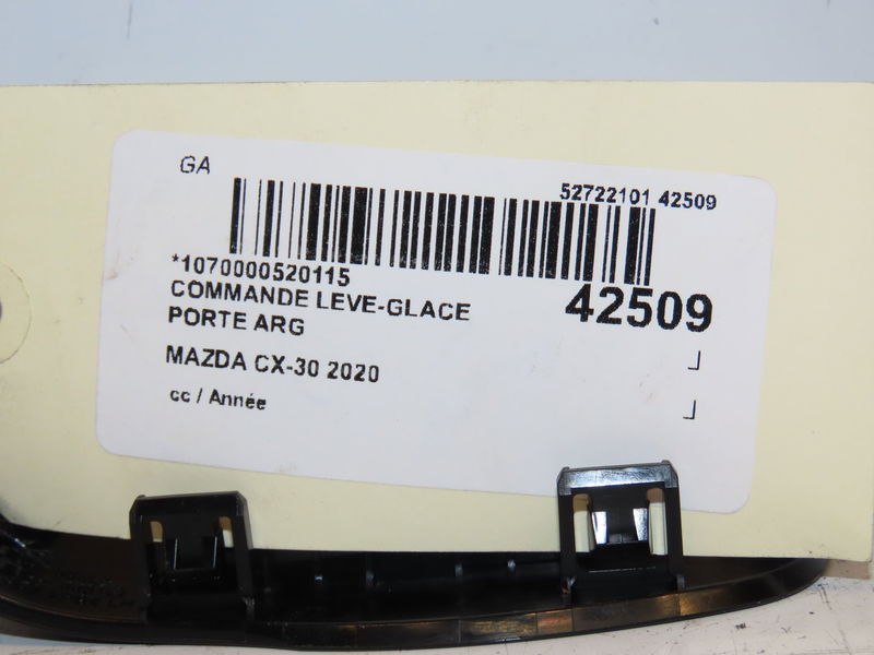 Commande leve-glace porte arrière gauche Mazda CX-30 (DM) 1.8 skyactiv-d (2019)