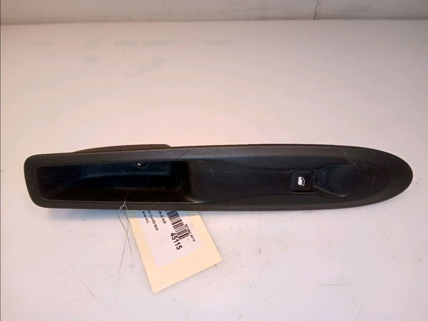 Commande lève-glace porte avant droite Citroën DS3 Décapotable 1.6 hdi 90 (2013-2015)