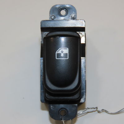 Commande lève-glace porte avant droite Hyundai I20 I (PB, PBT) 1.2 (2008-2012)